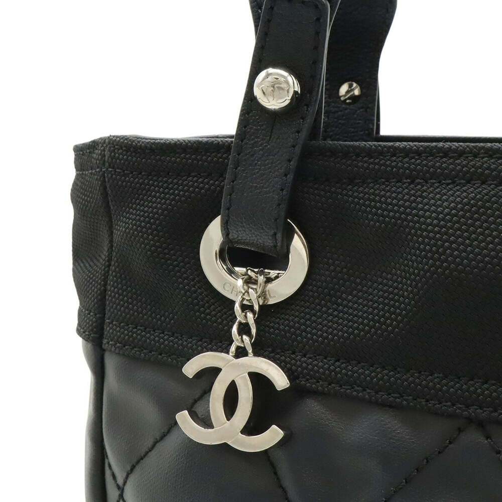 CHANEL Black Leather Shoulder Bag - Picture 9 of 10